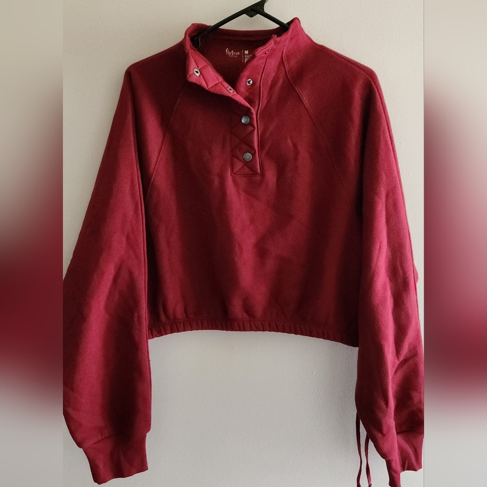 NWT Flirtitude Active Cropped Sweatshirt Size Medium